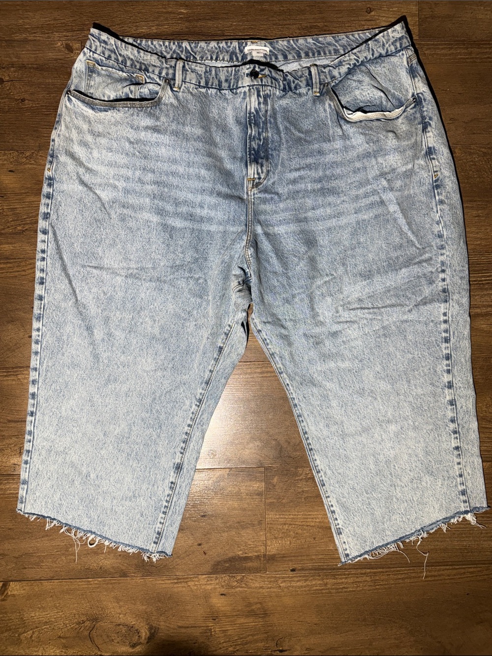 Good American Light Wash Denim Bermuda Shorts Raw Hem - Size 22
